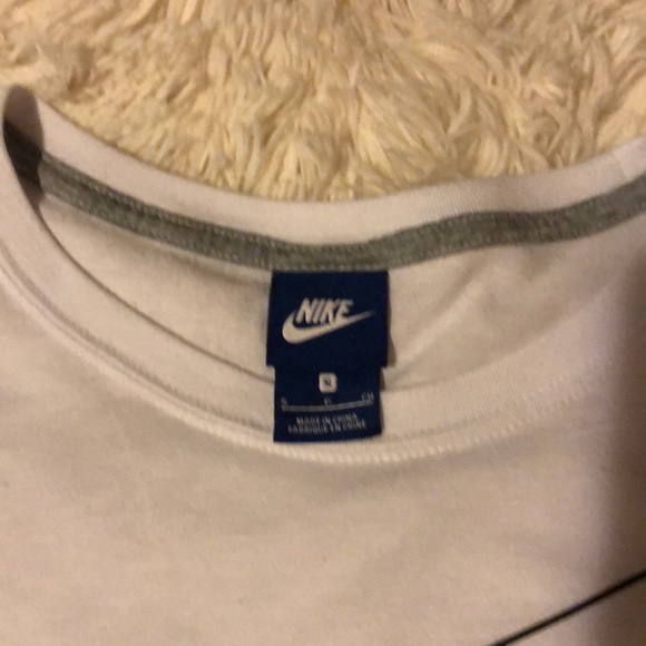 🔵 Nike shirt size small - Picture 2 of 2